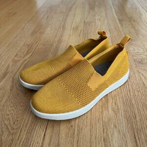 Wooloomooloo Suffolk Merino Wool Slip-On Shoes Mustard Women's EU Size 40/9.5-10